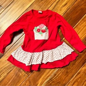 Girl’s Ricrac and ruffles valentines letter top. Size 5